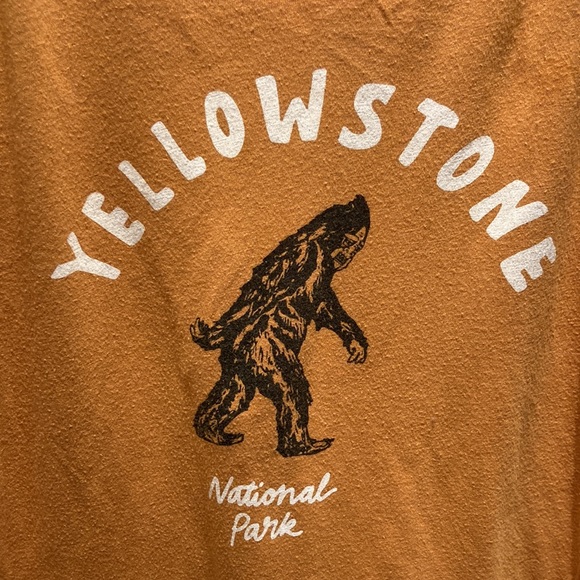Perfect Granola Girl Gift: Yellowstone Ntl Park Yeti Tank - Picture 2 of 5